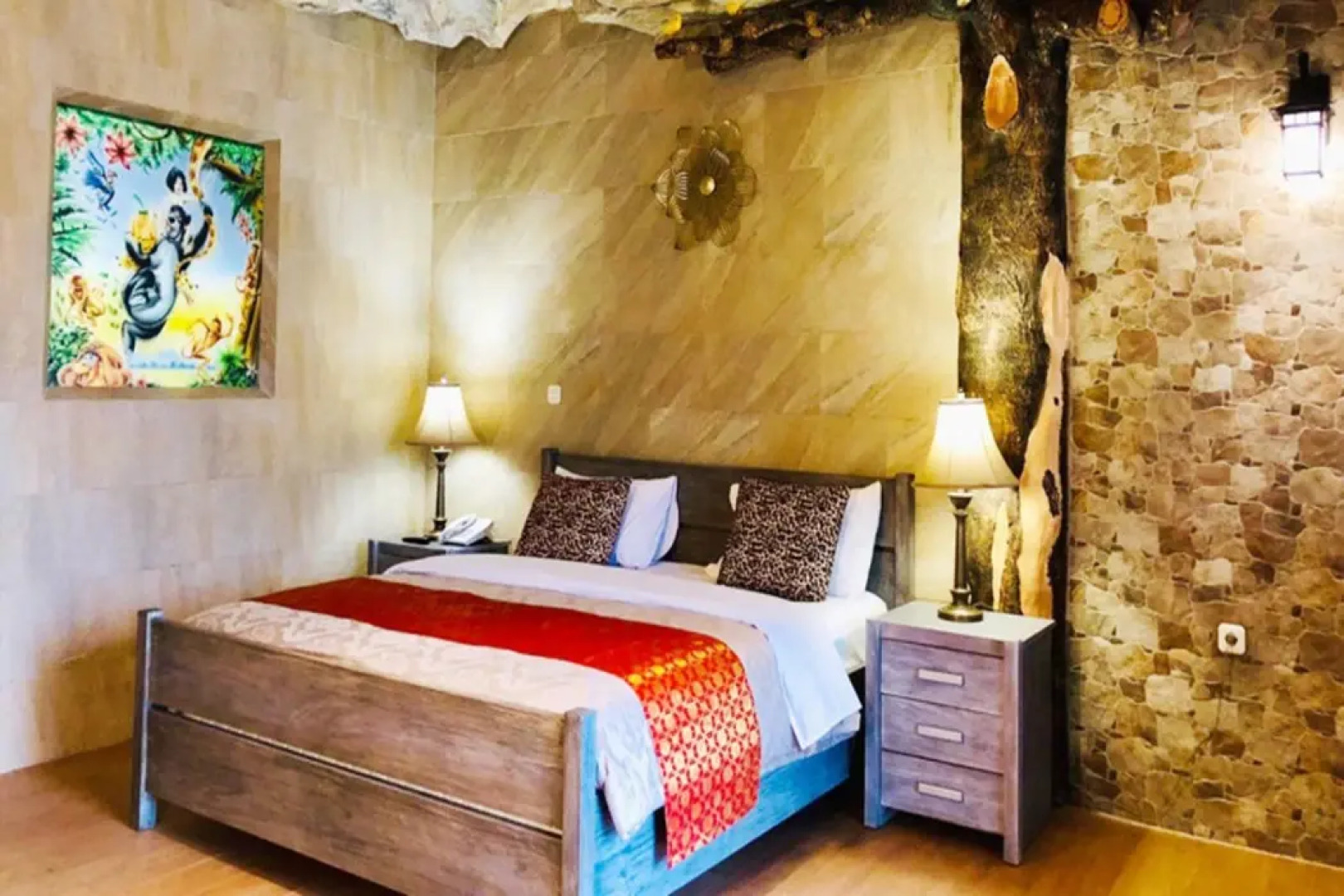 Seruni Hotel Hobbit House