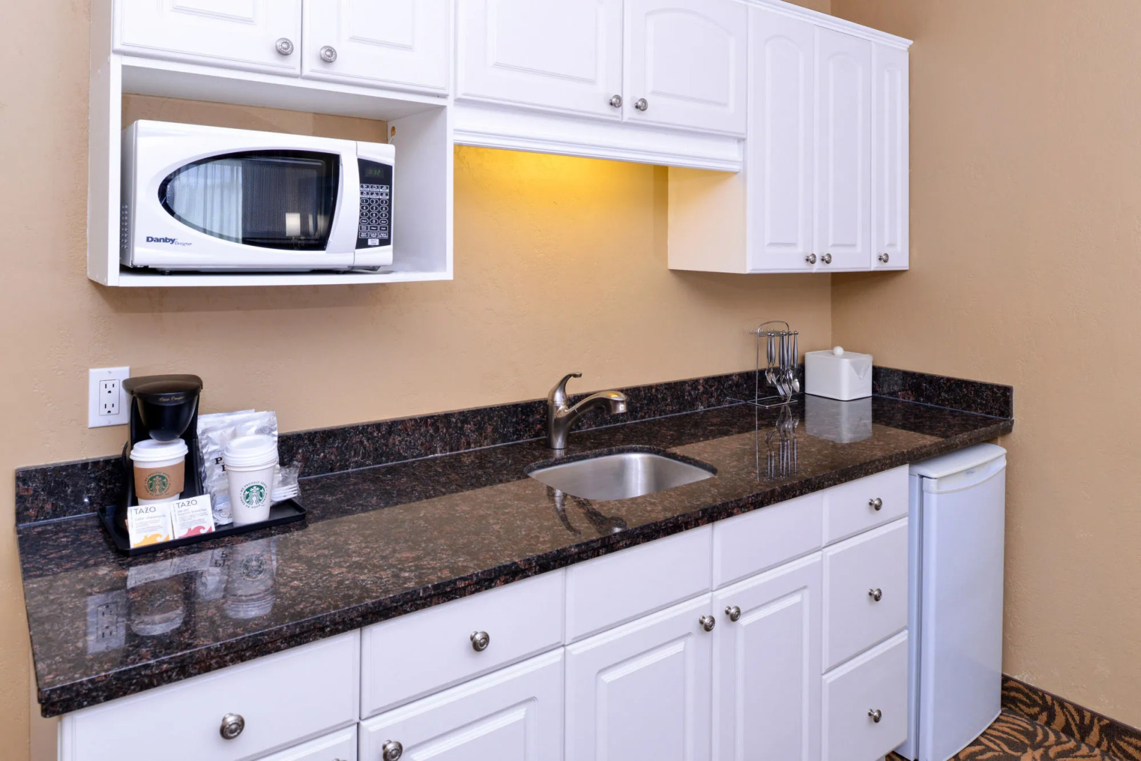 Best Western Plus Mariposa Inn & Conference Centre