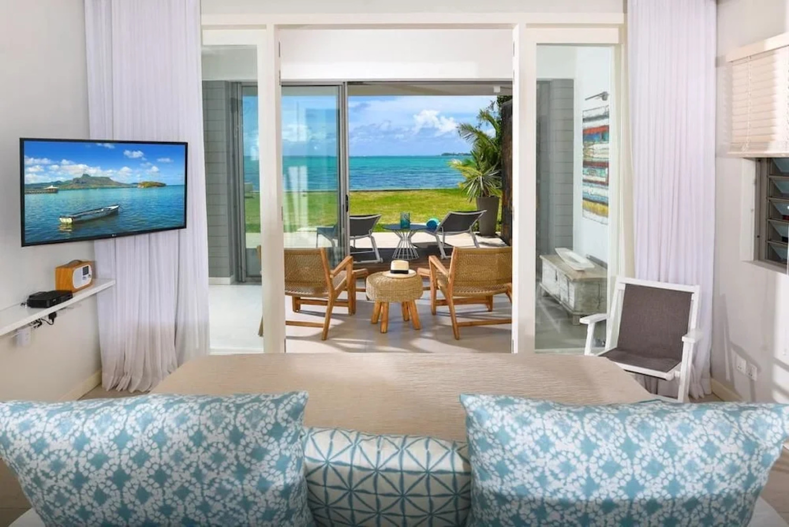 Beach and Pool Poste Lafayette