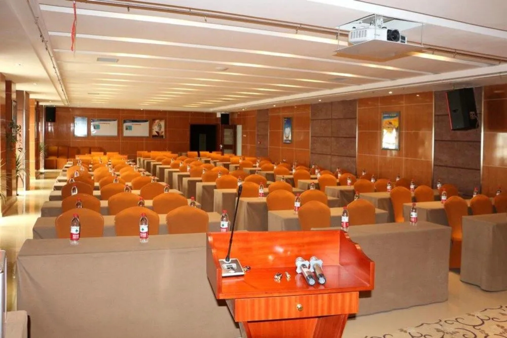 East Queen Hotel Lanzhou Taohai Branch