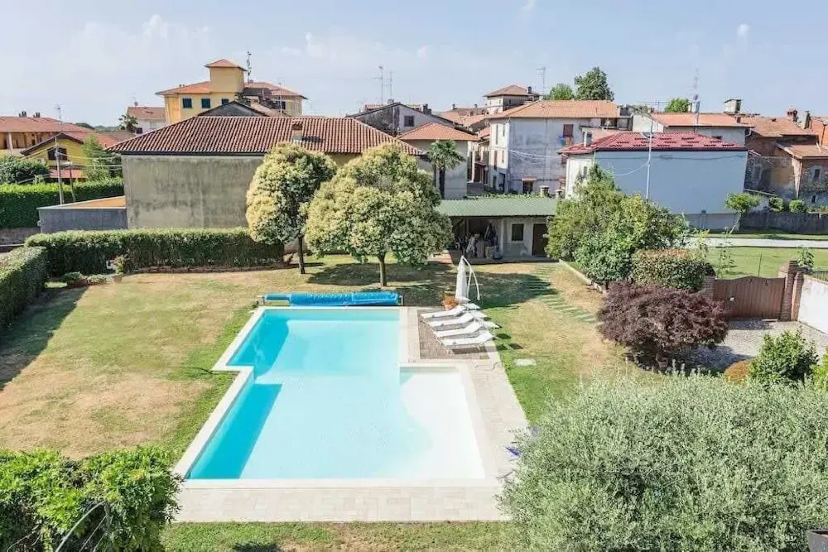 Villa Near Milan With Swimming Pool