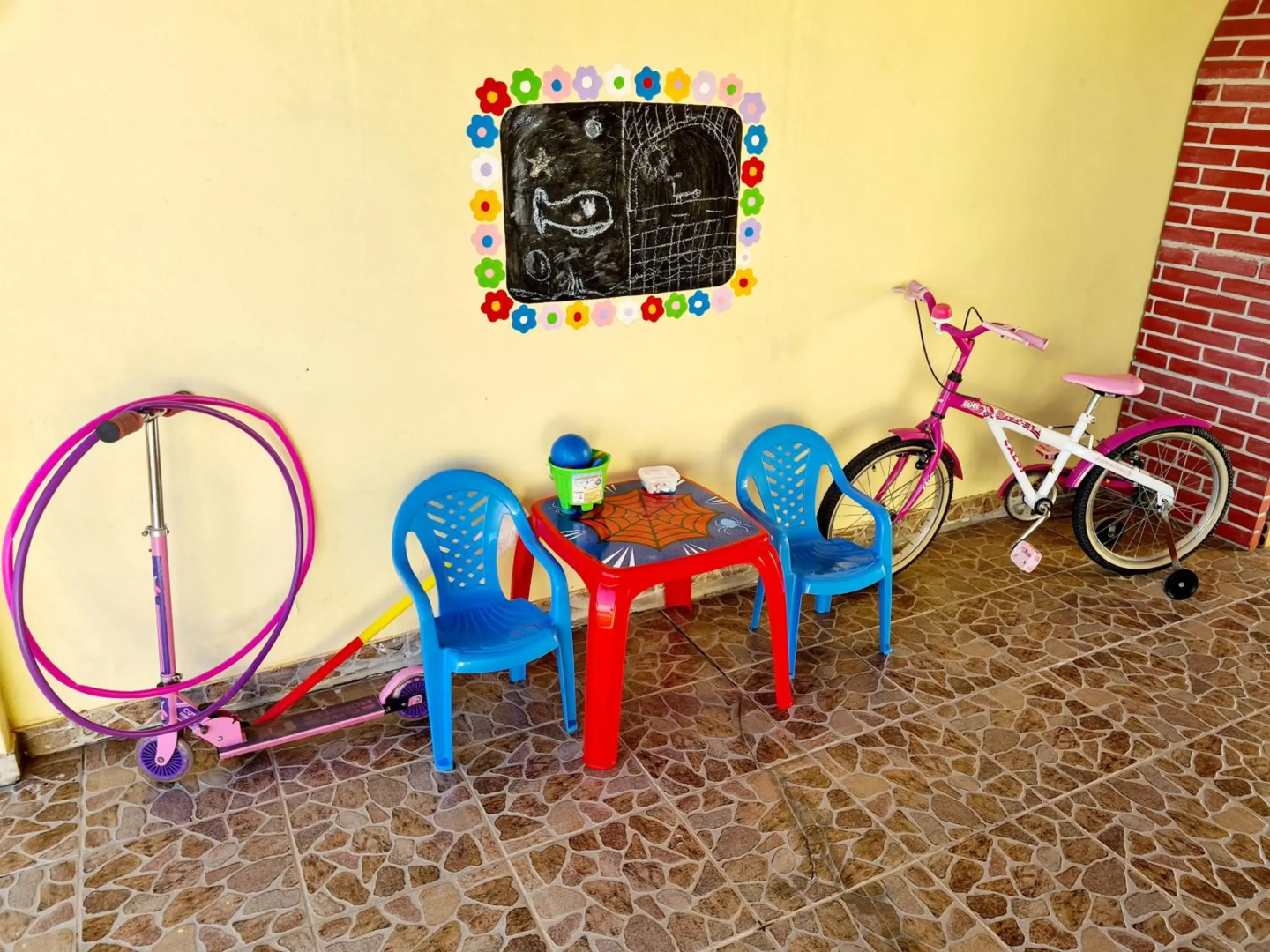Casa em Condomínio com Piscina Privativa