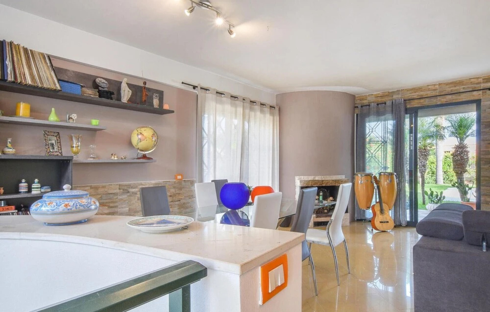 Amazing Home in S. Croce Camerina RG With 6 Bedrooms, Private Swimming Pool and Outdoor Swimming Pool