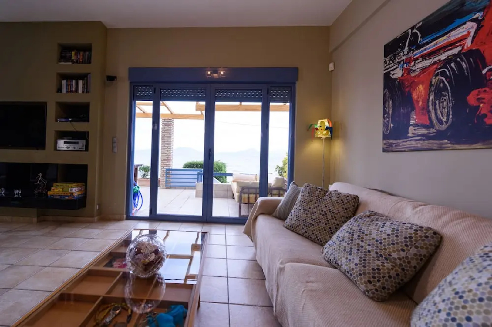 comfortable villa right by the sea