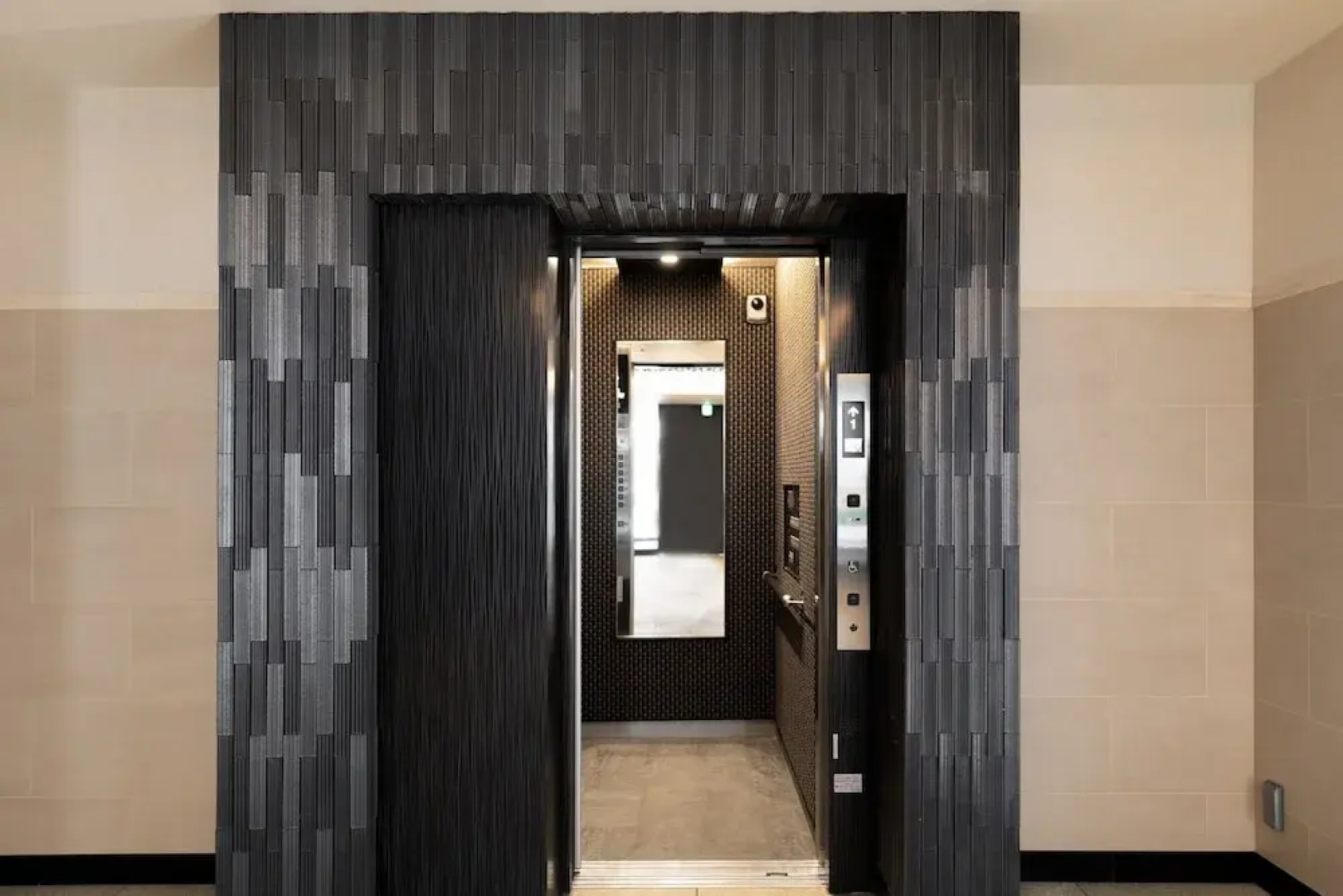Tanimachikun Hotel Namba 80