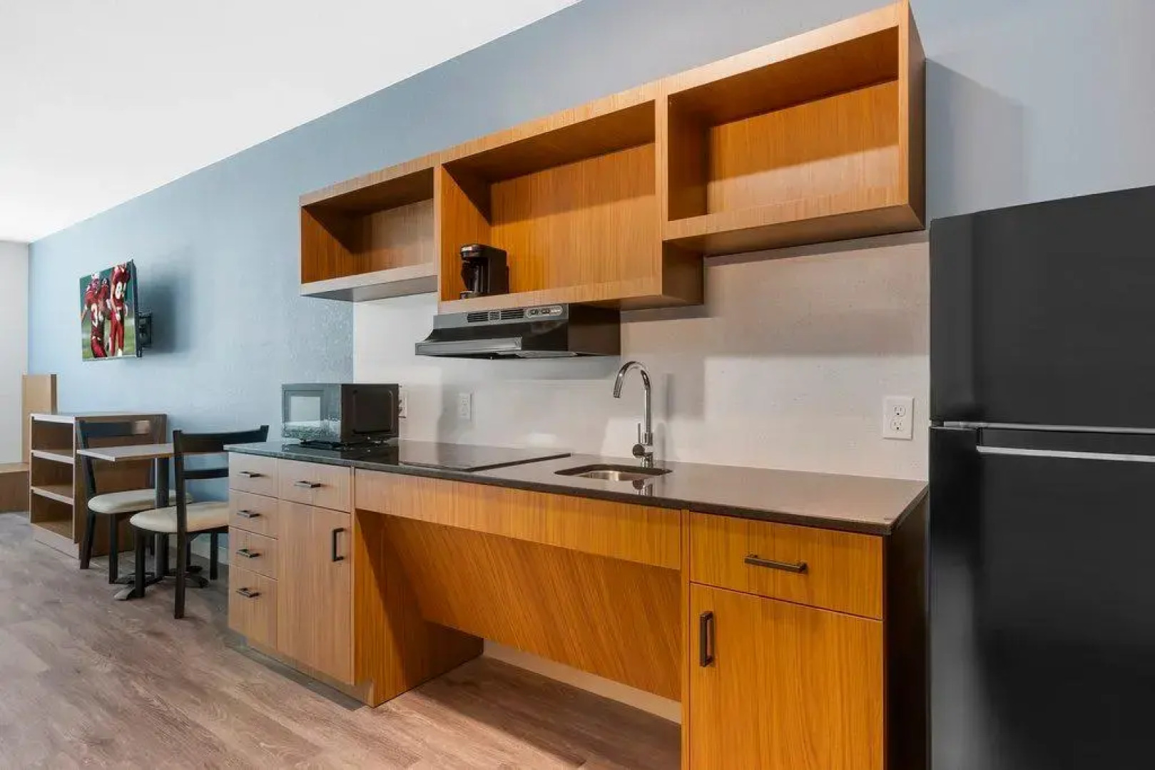 HomeTowne Studios by Red Roof Tampa - Airport