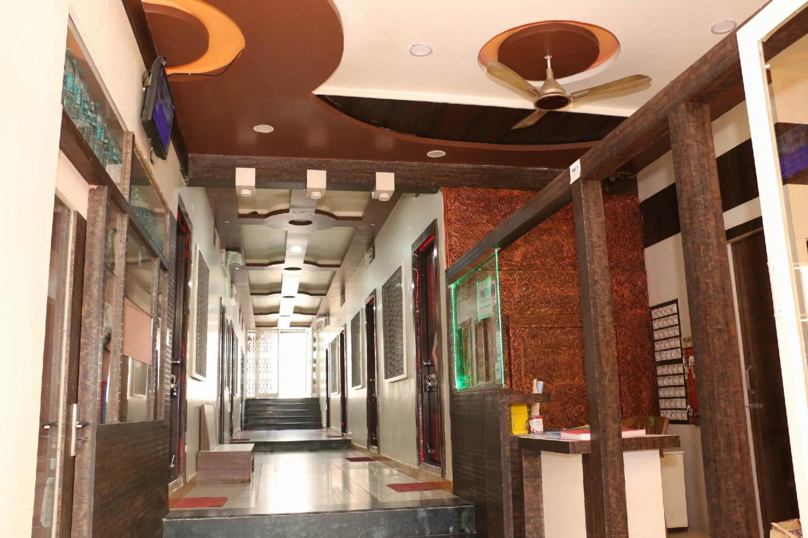 Shri Radhe Krishna Hotel