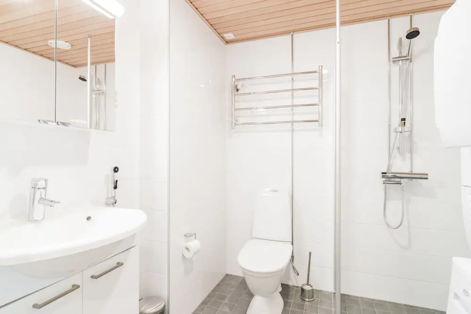 Local Nordic Apartments - Snowy Owl