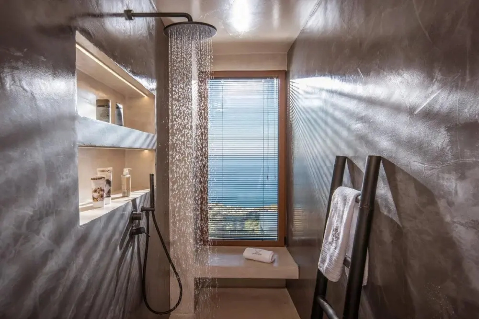 Villa Ouranos - Where the World Unfolds Before you