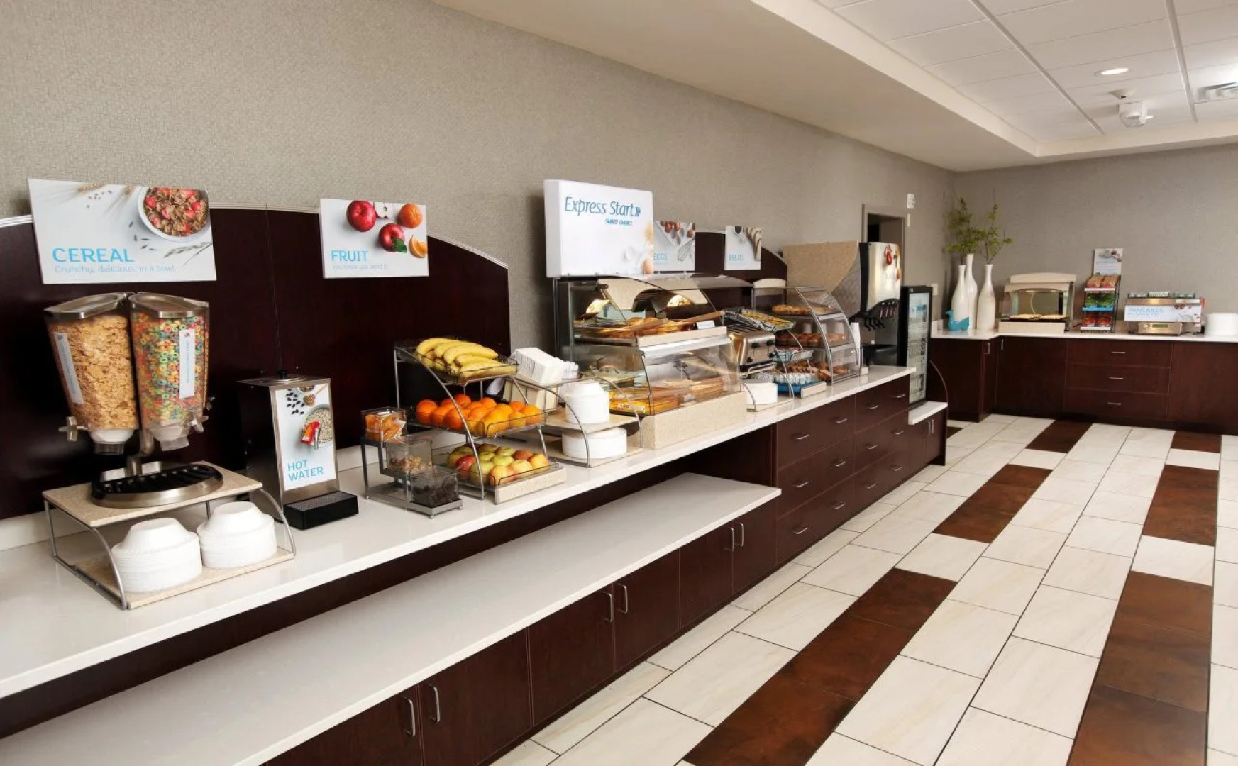 Holiday Inn Express & Suites Omaha South - Ralston Arena by IHG