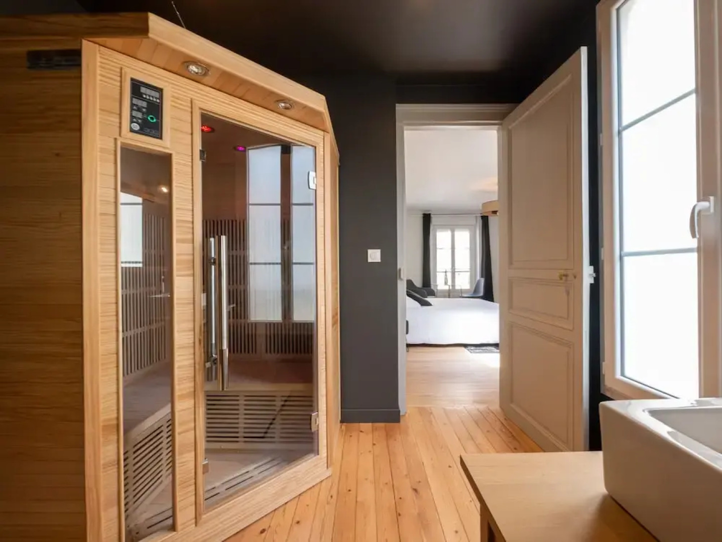 Relax & Recharge: Elegant Home With Sauna