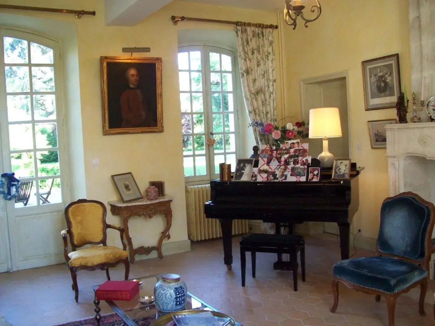 Château La Gentilhommière du Puits Notre-Dame 30 rue de l'église 24110 Saint Léon sur l'Isle