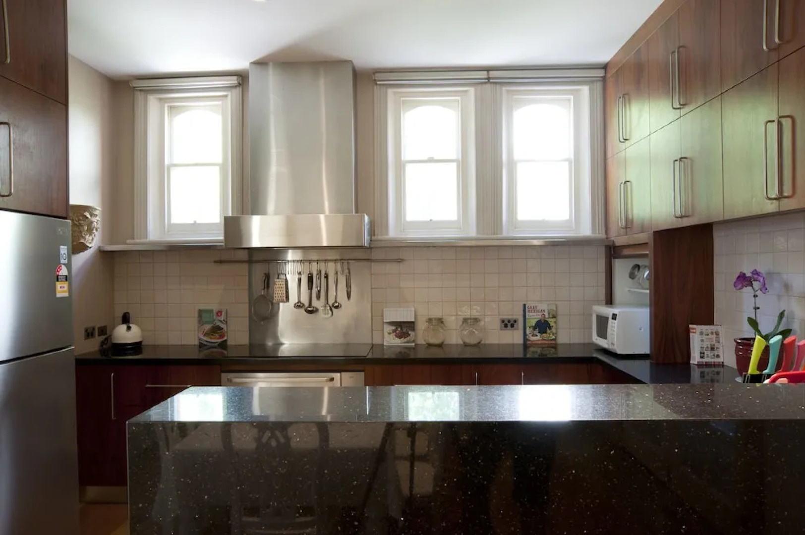 Lowena Cafe and Accommodation