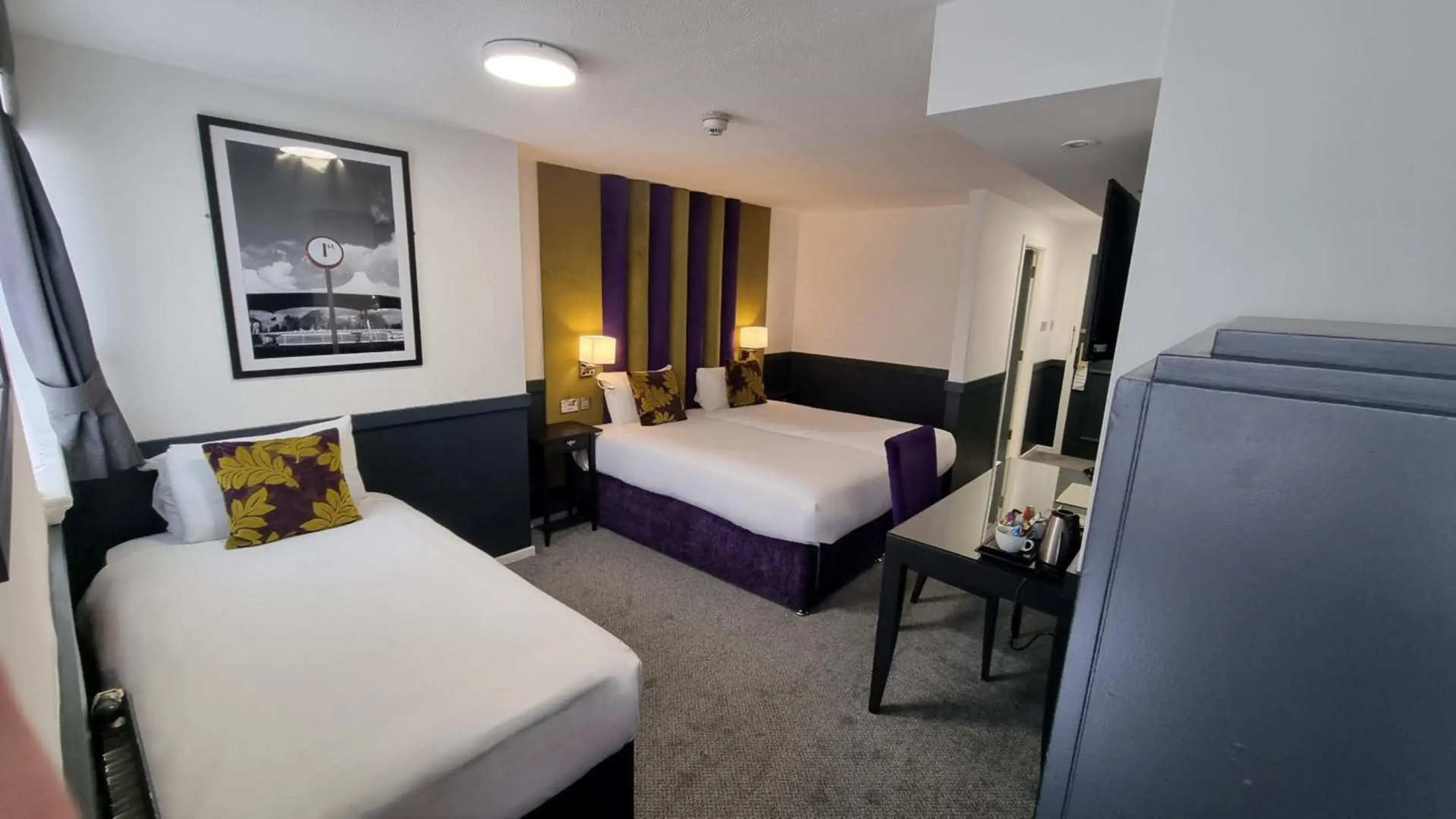Sir Thomas Hotel