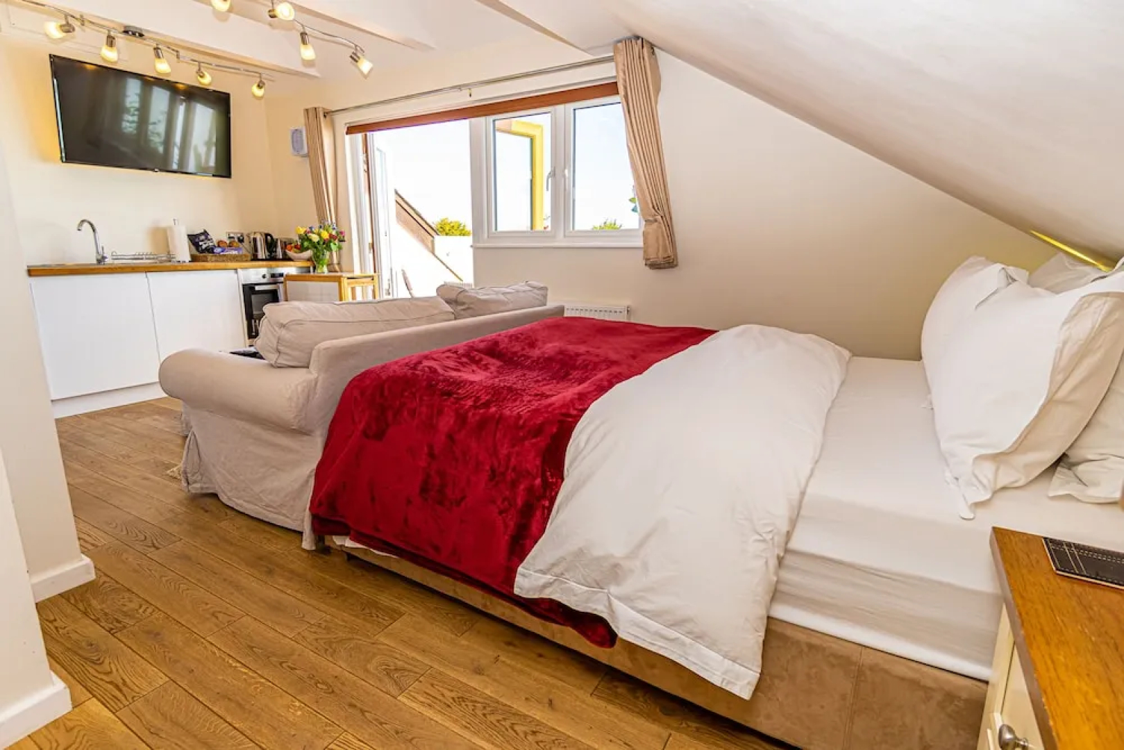 Sea View Holiday Flat - Covehurst Bay