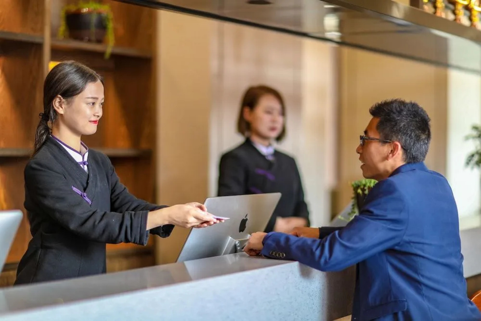 The 5th Meteorite Glory Hotel