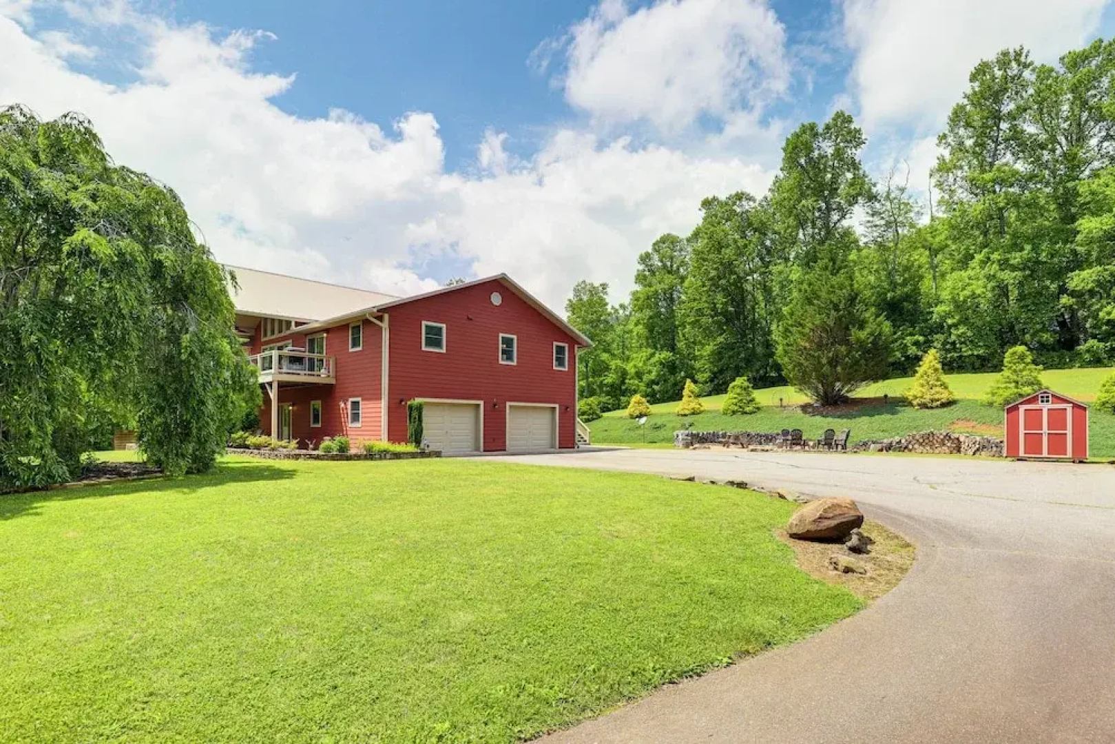Mtn Views & Hot Tub: 6-acre Blue Ridge Retreat!