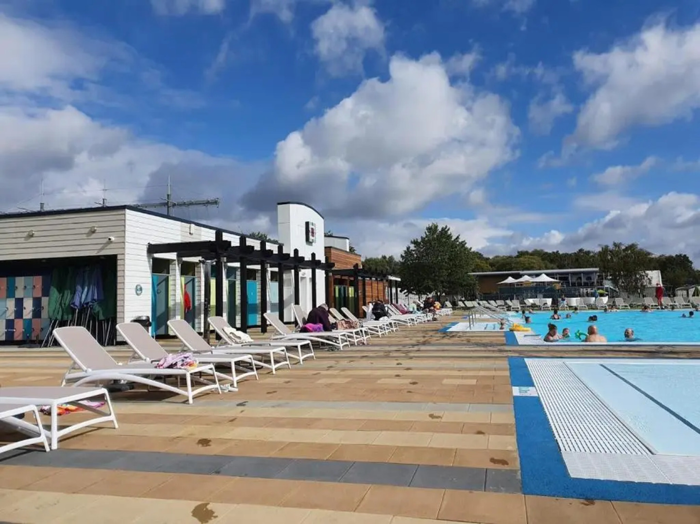 46 Lancaster Crescent Luxury caravan with hot tub