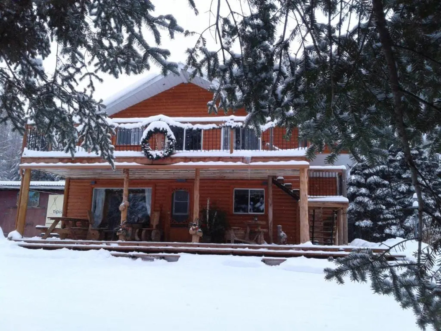 Aux Tipis de la Rivière Sauvage