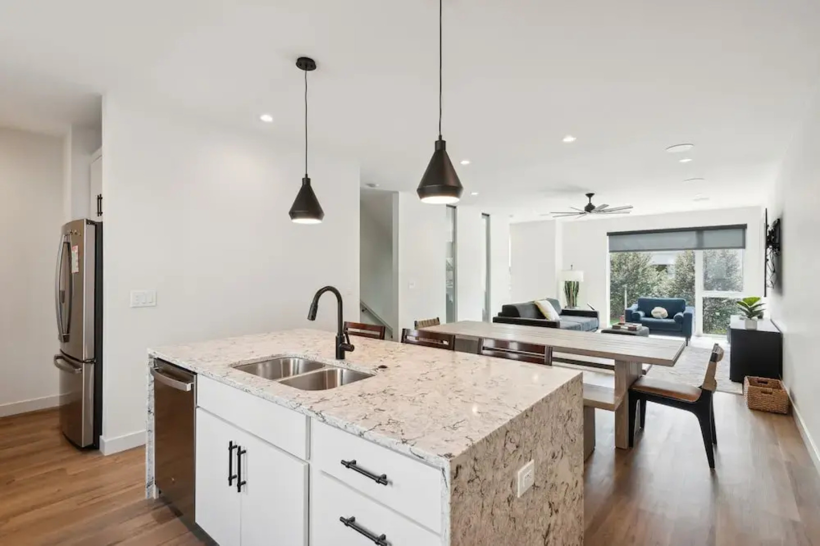 New Modern Townhome With Rooftop Patio 2 Bedroom Townhouse by RedAwning