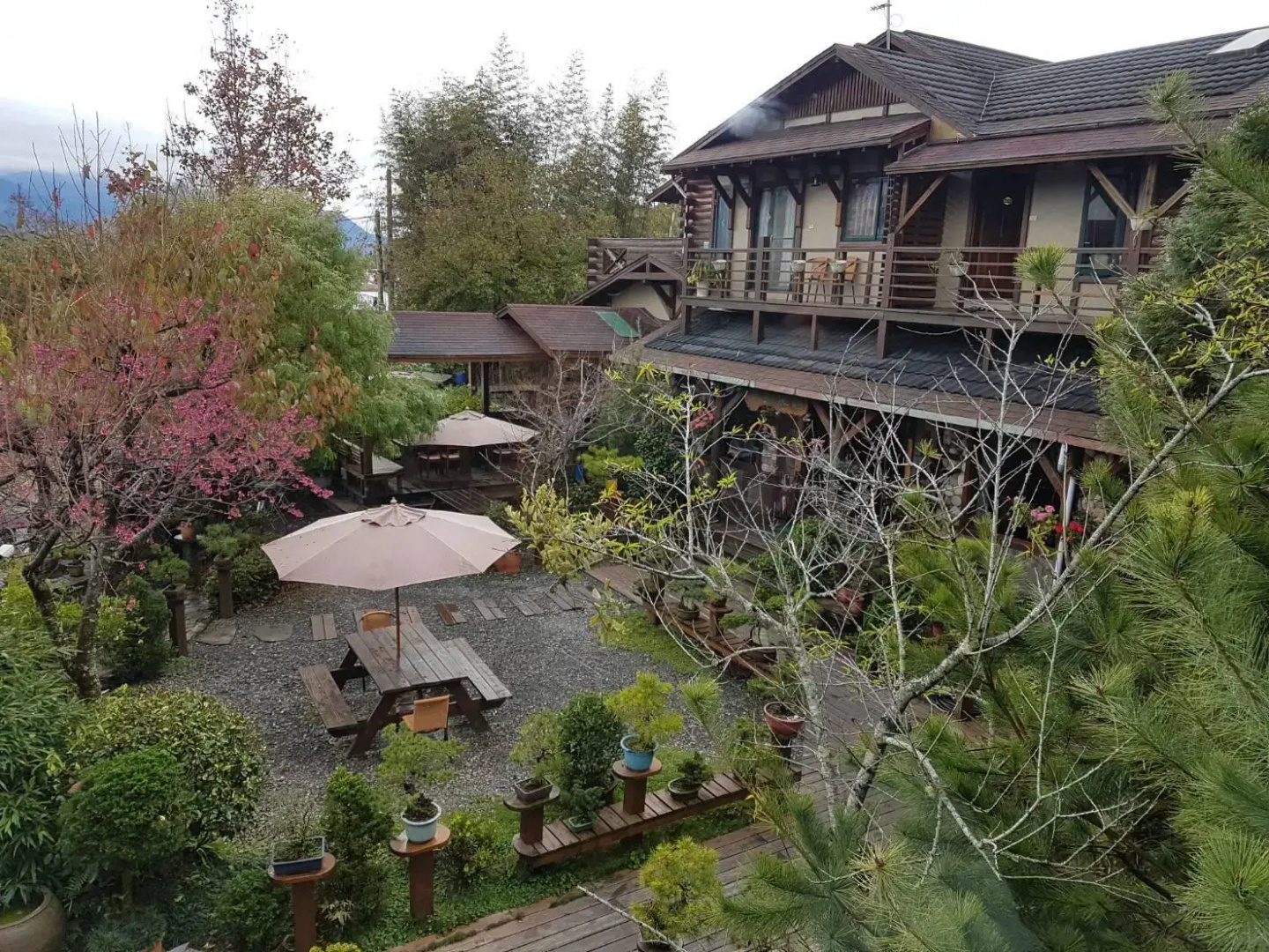 Shiyai Taoyuan B & B