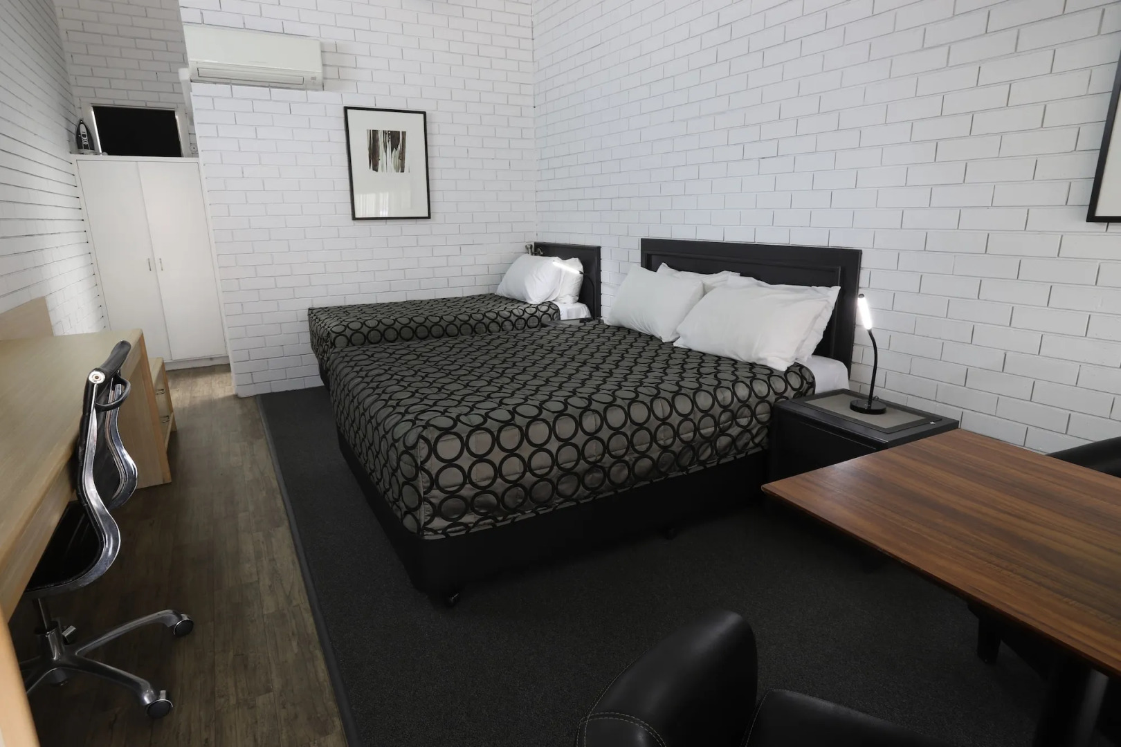 The Town House Motor Inn