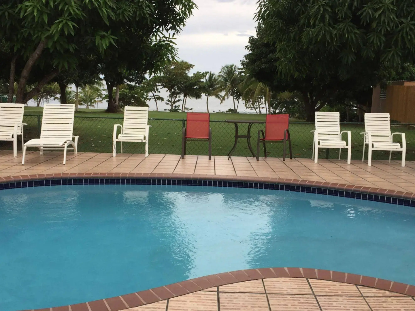 Tres Palmas Inn & Villas