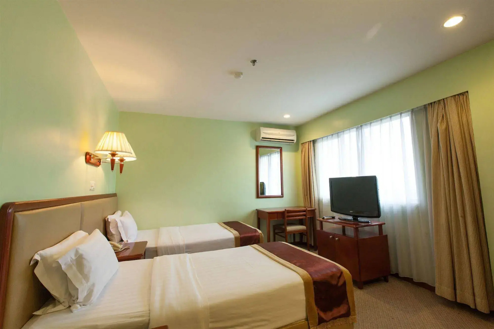 OYO 597 Winner Hotel