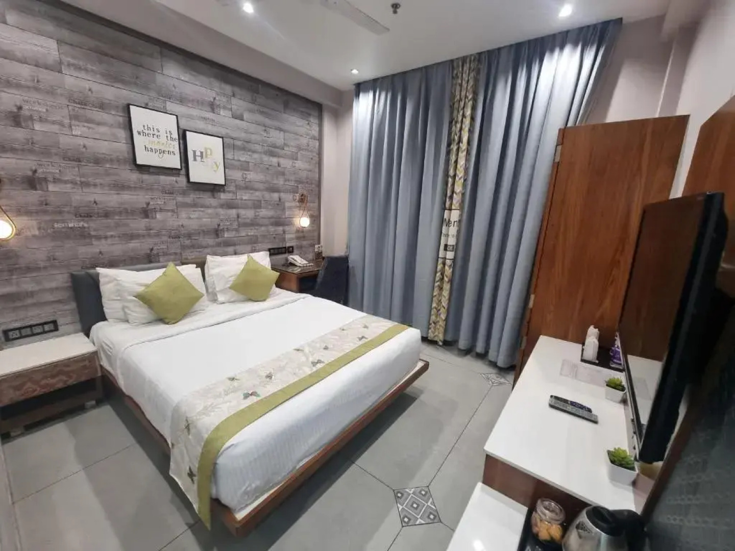 RG Exclusive Hotel-Akola