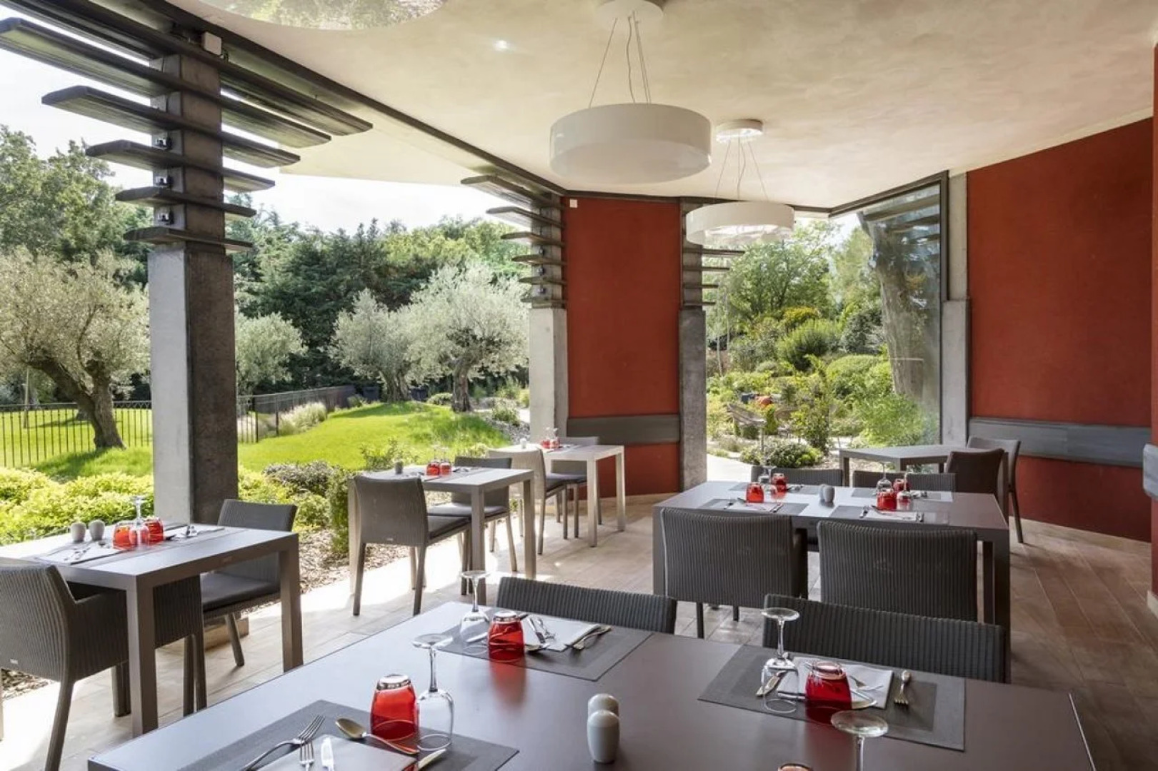 Best Western Plus Le Lavarin