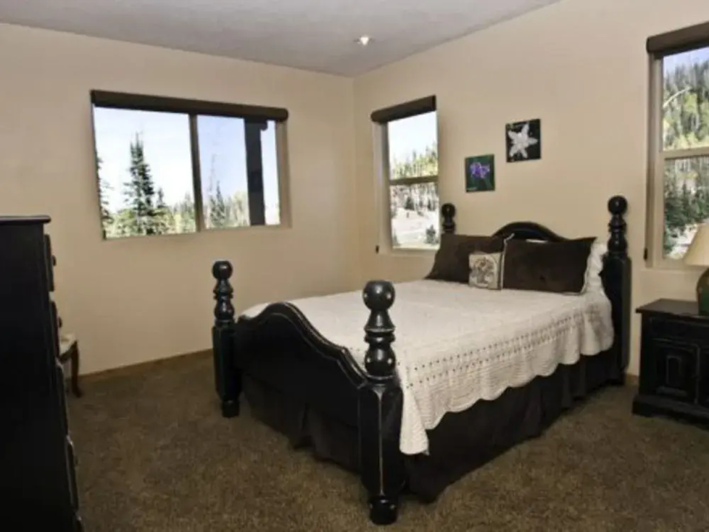 Ridge Top Lodge 7 bedrooms by RedAwning