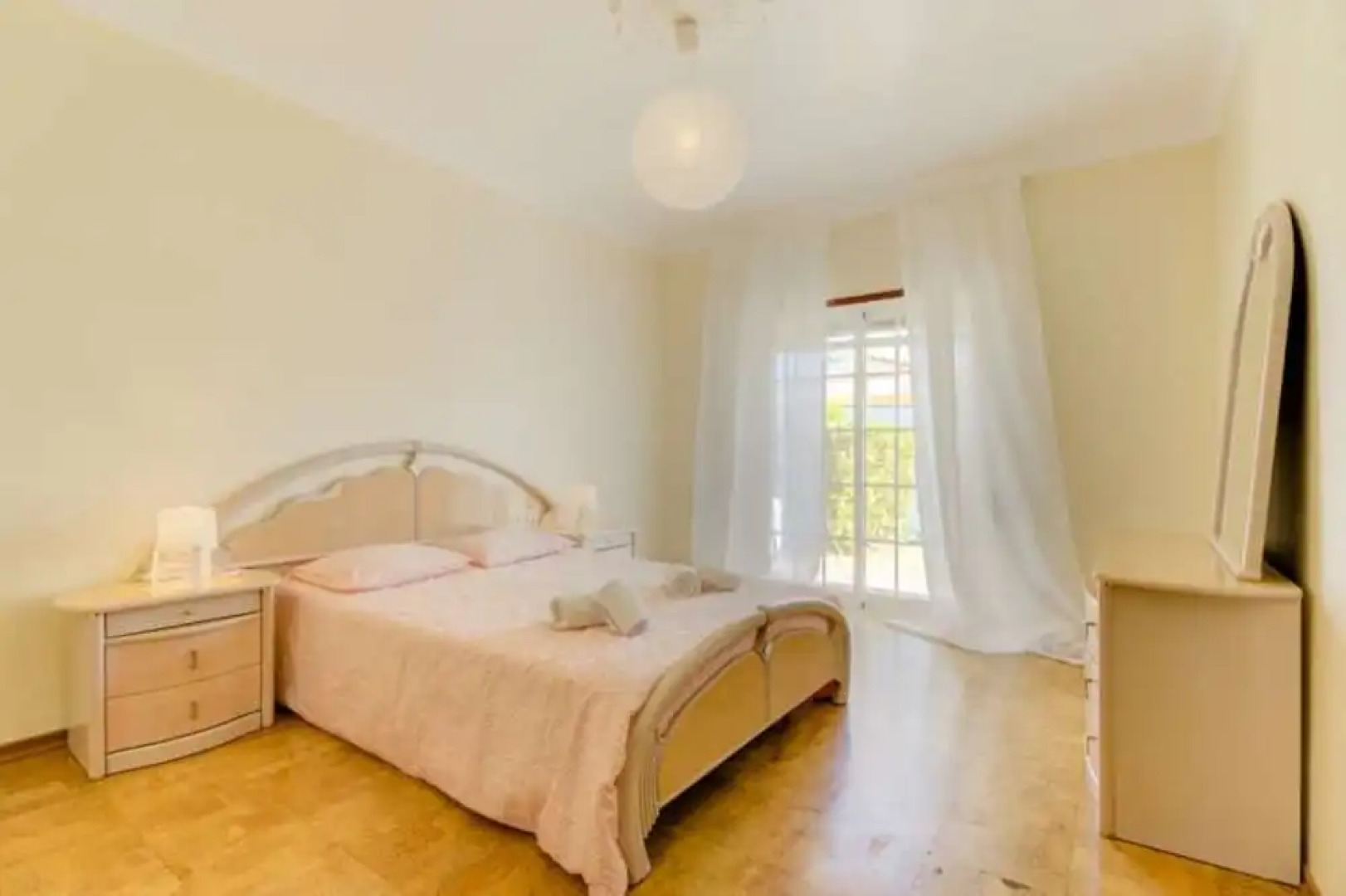 Villa - 6 Bedrooms with Pool and WiFi - 104371