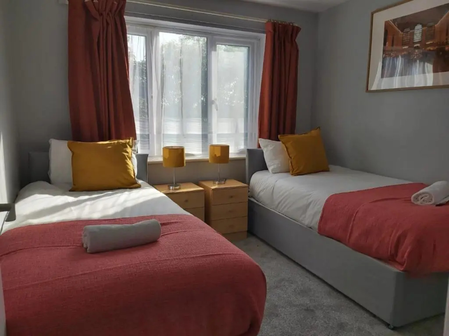 The Maltings - Huku Kwetu Dunstable - Spacious Business Travellers- 2 Bedroom 2nd floor Serviced Apartment -Private Parking- Free Wifi