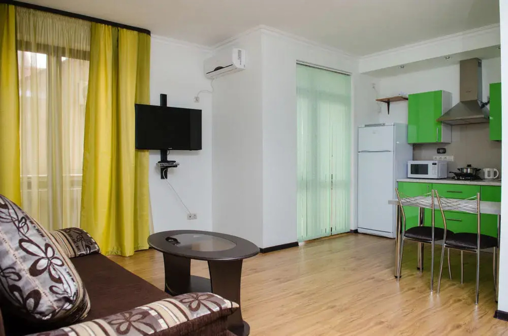 Apart-hotel Mirniy