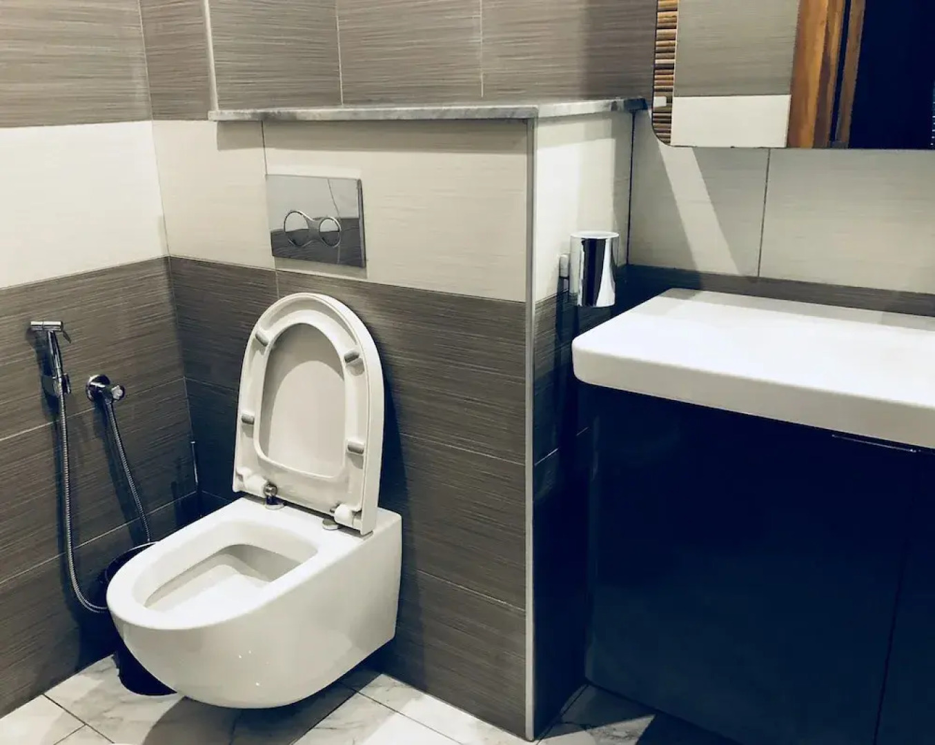 The Streamliner Hotel Apartment