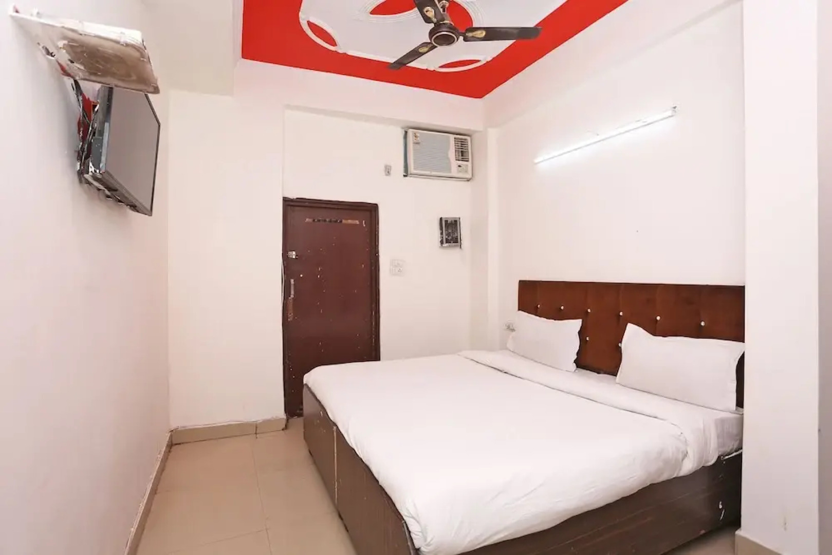 SPOT ON 44984 Hotel Palika