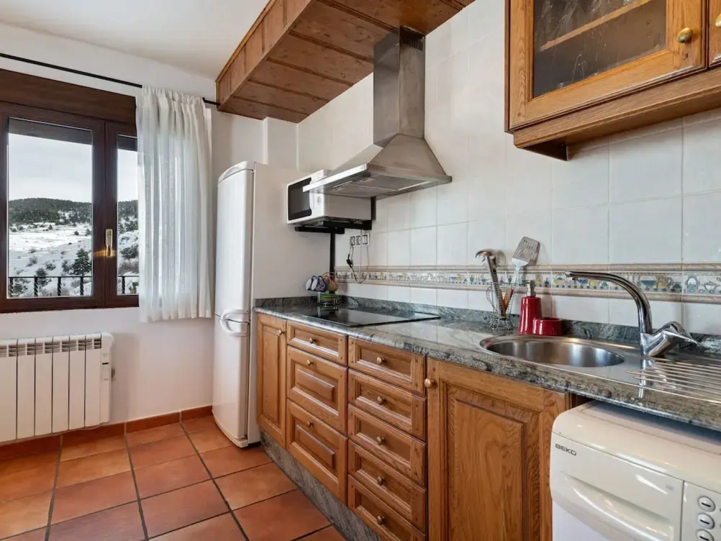 Charming Apartment in Gudar With Terrace