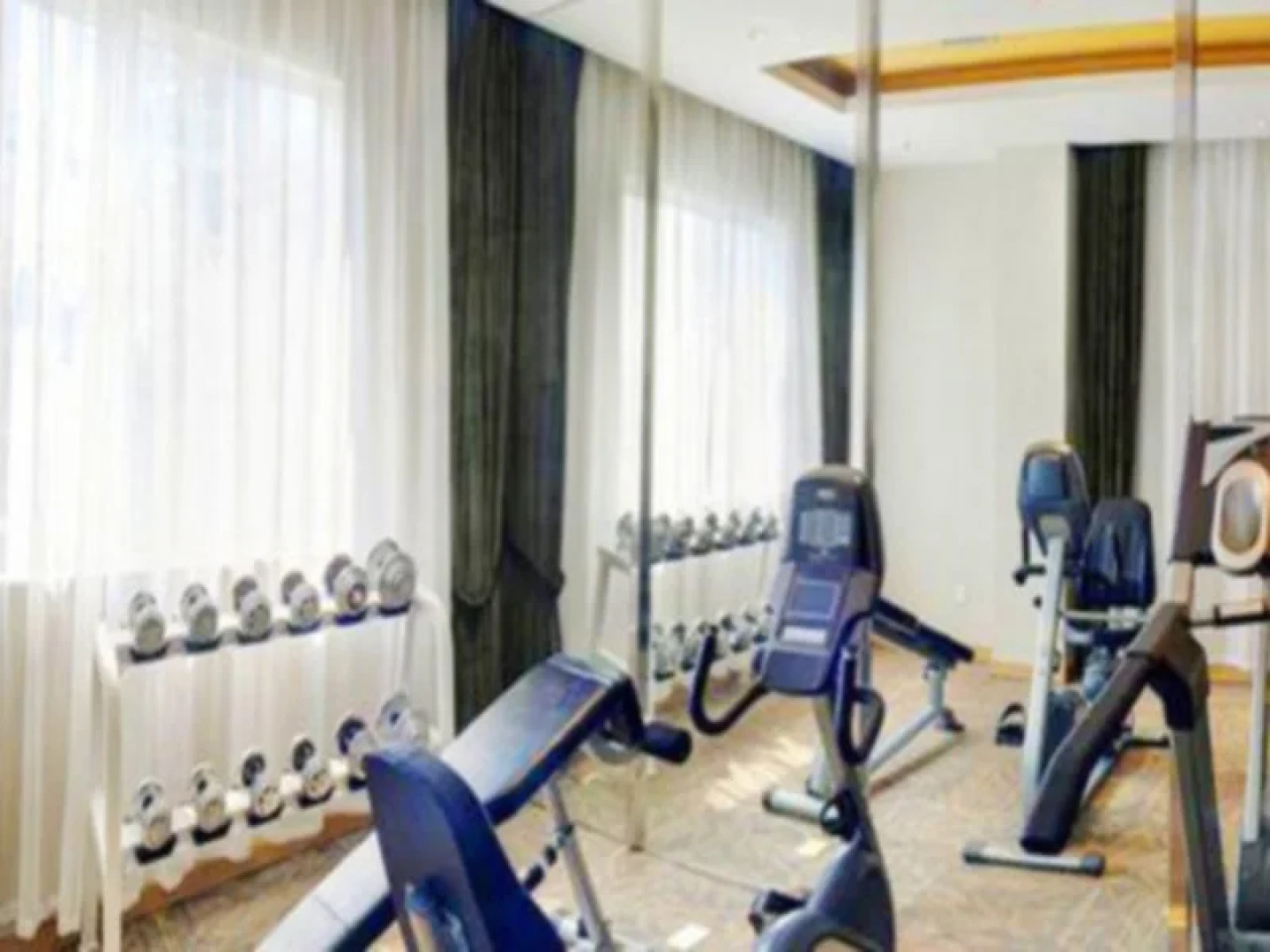 Taiyuan Tongluowan Square Heyi Hotel