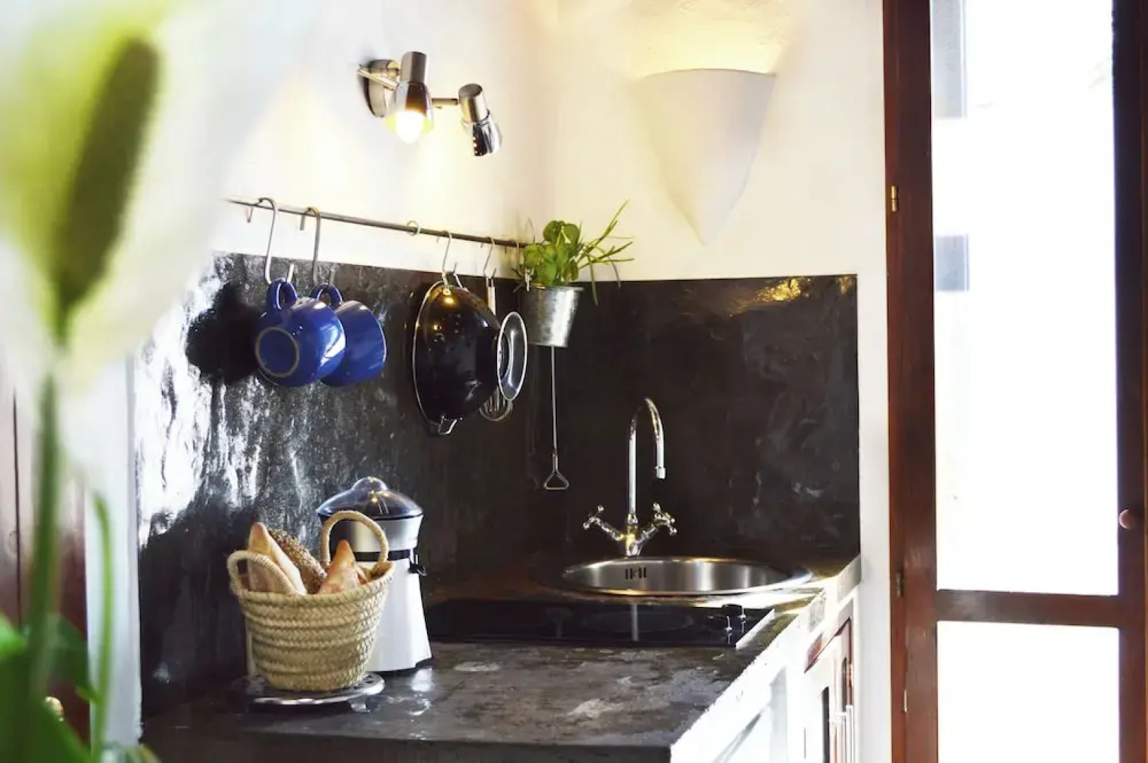 Stylish Getaway With Secluded Patio in Lava Finca