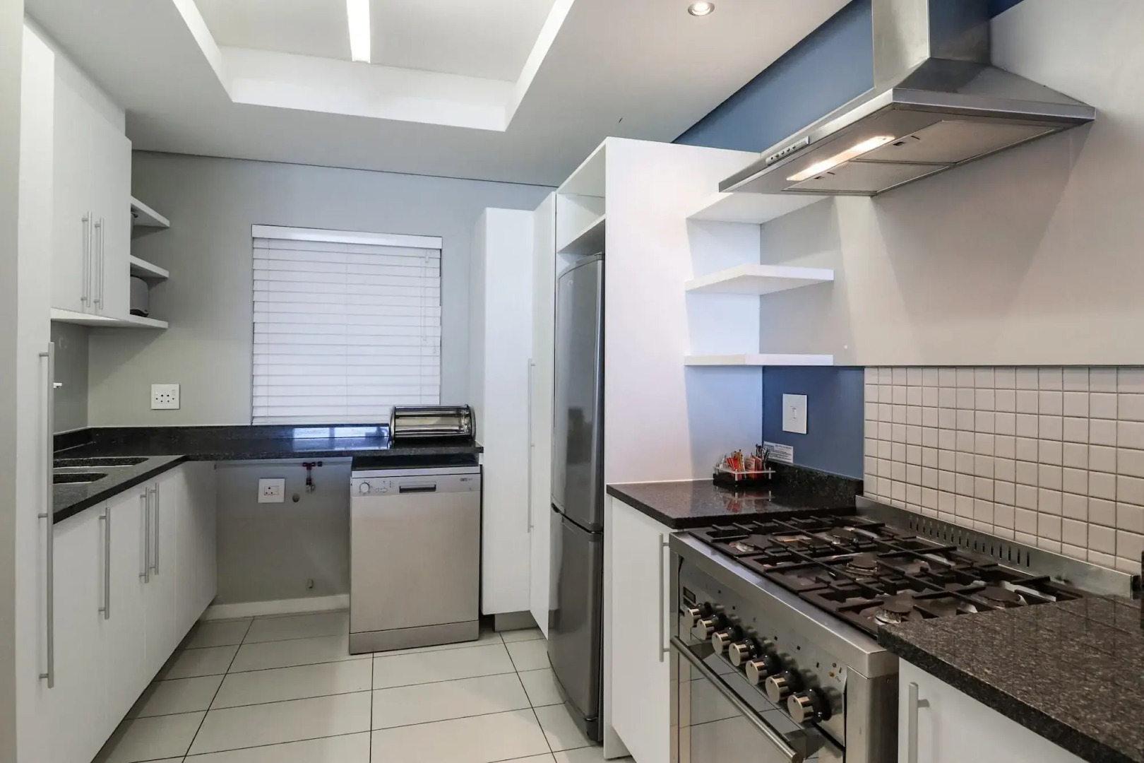 Отель Whale Coast All-Suite-Hotel