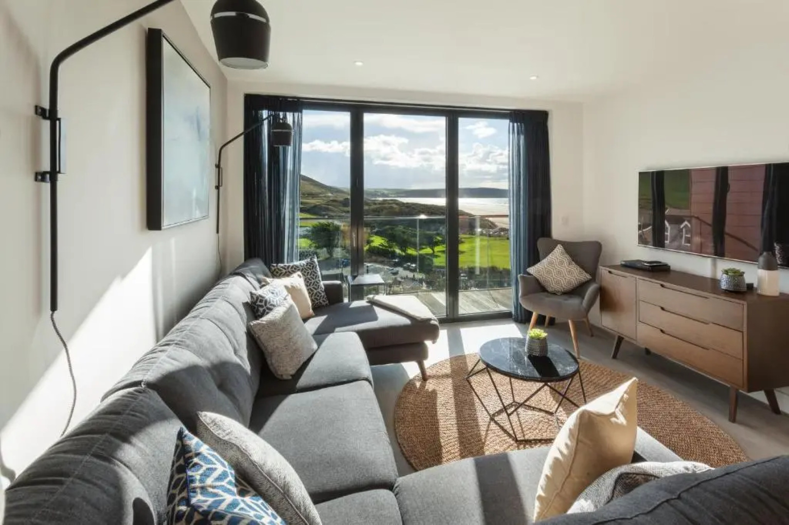 Byron Two Penthouse Apartment