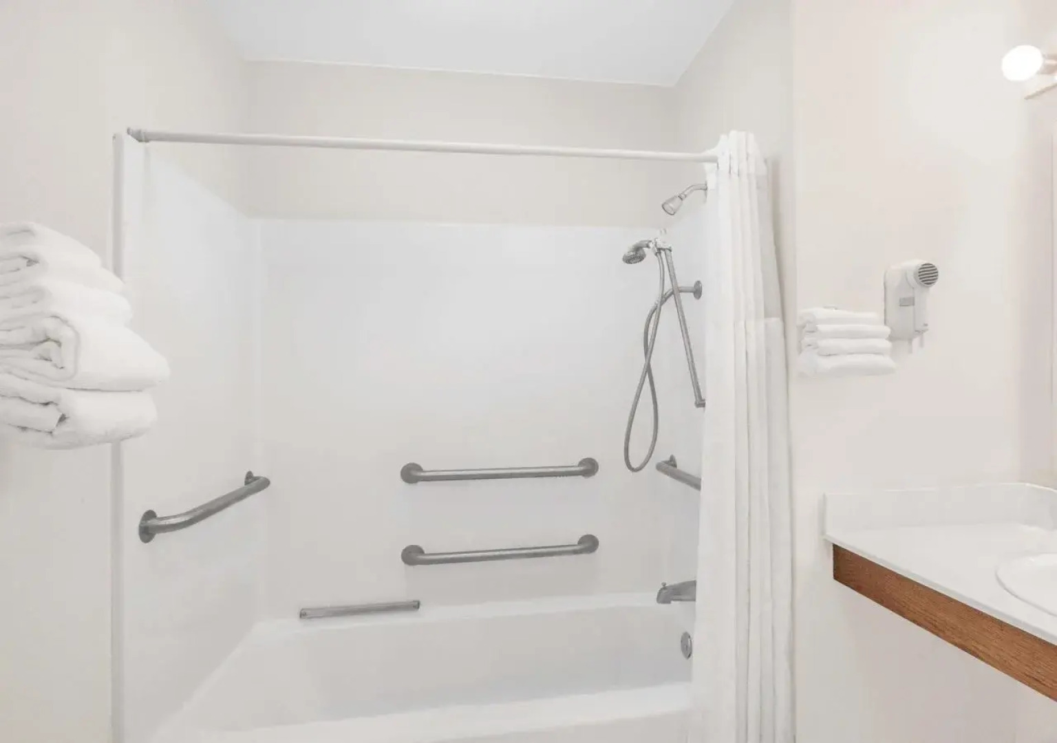 Bonita Lakes Inn by Capital O Meridian I20