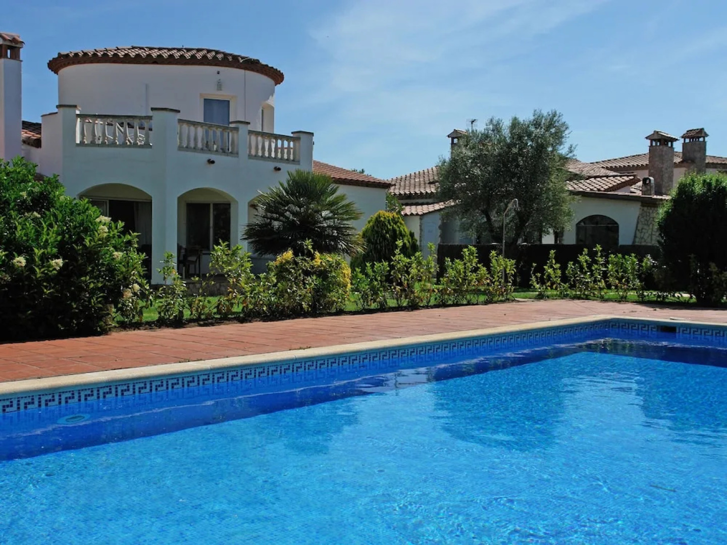 Delightful Villa in Vilacolum With Swimming Pool