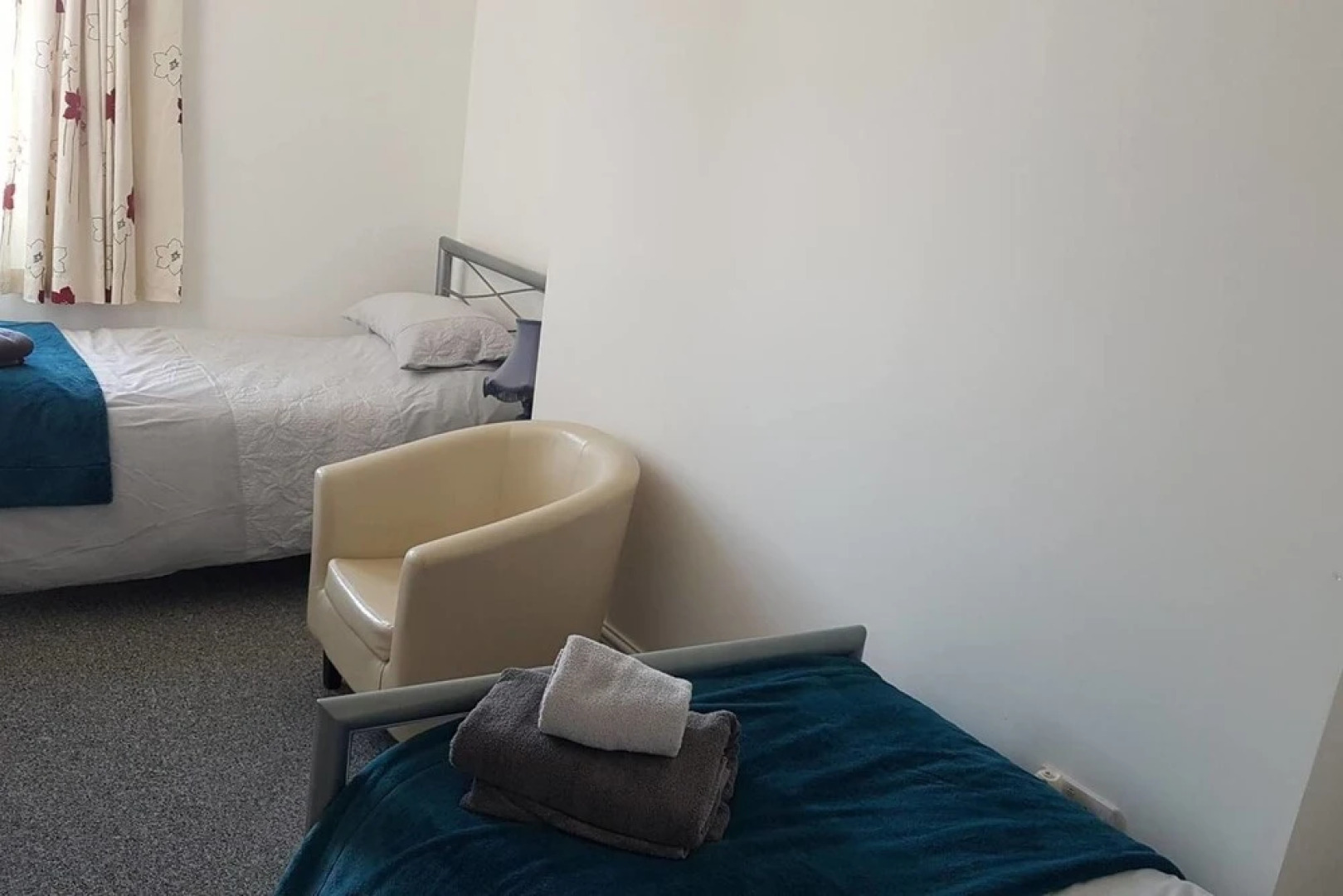 Spacious 2 Bedroom Apartment Sleeps 6 With Parking