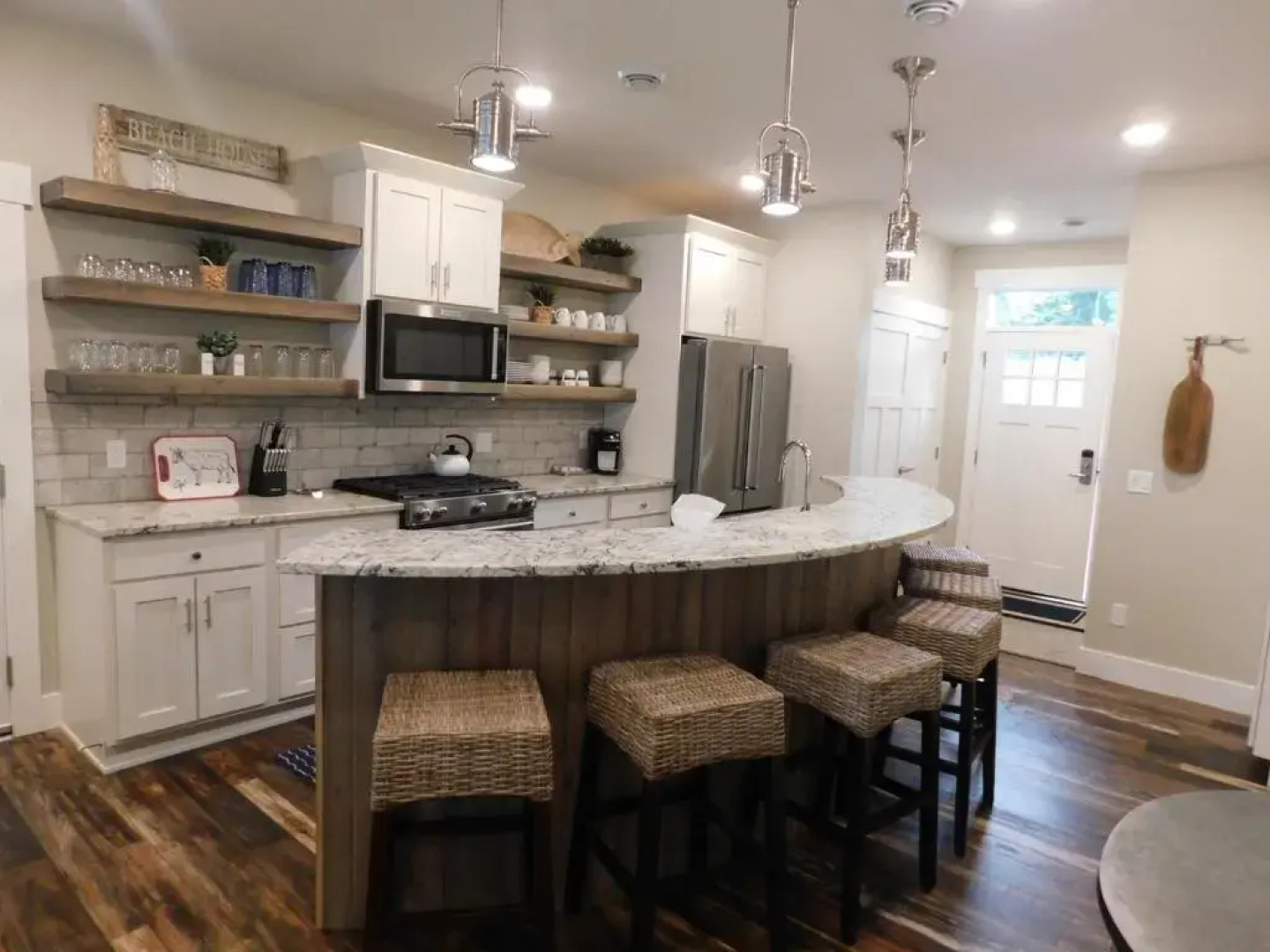 Quarterdeck Resort & Restaurant