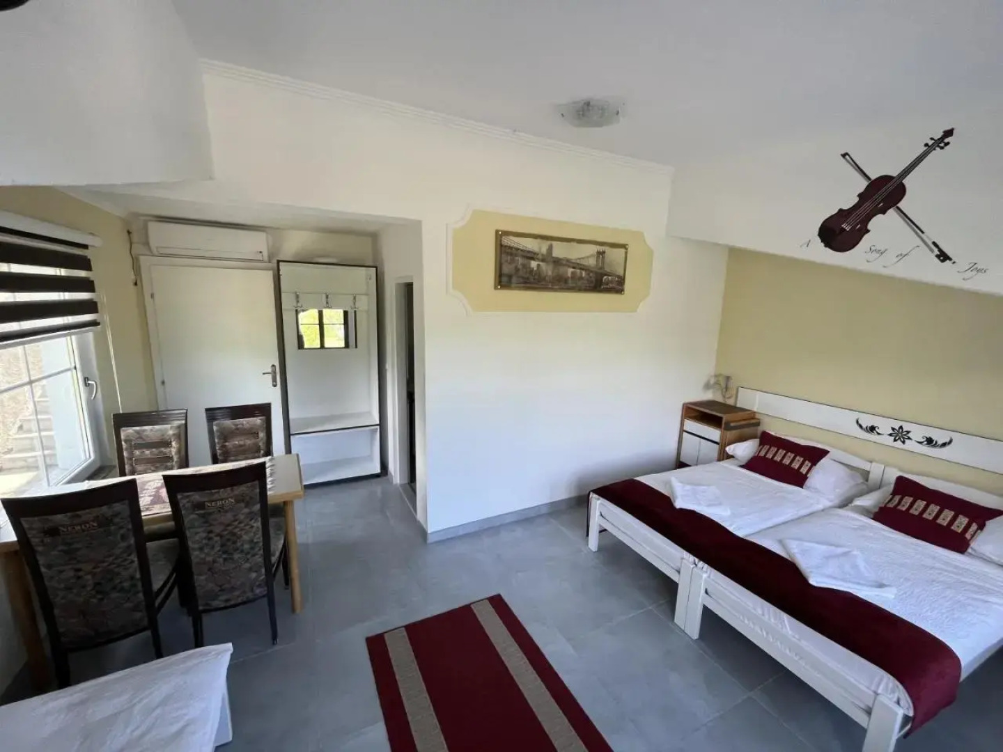 Rooms and Apartments Neron