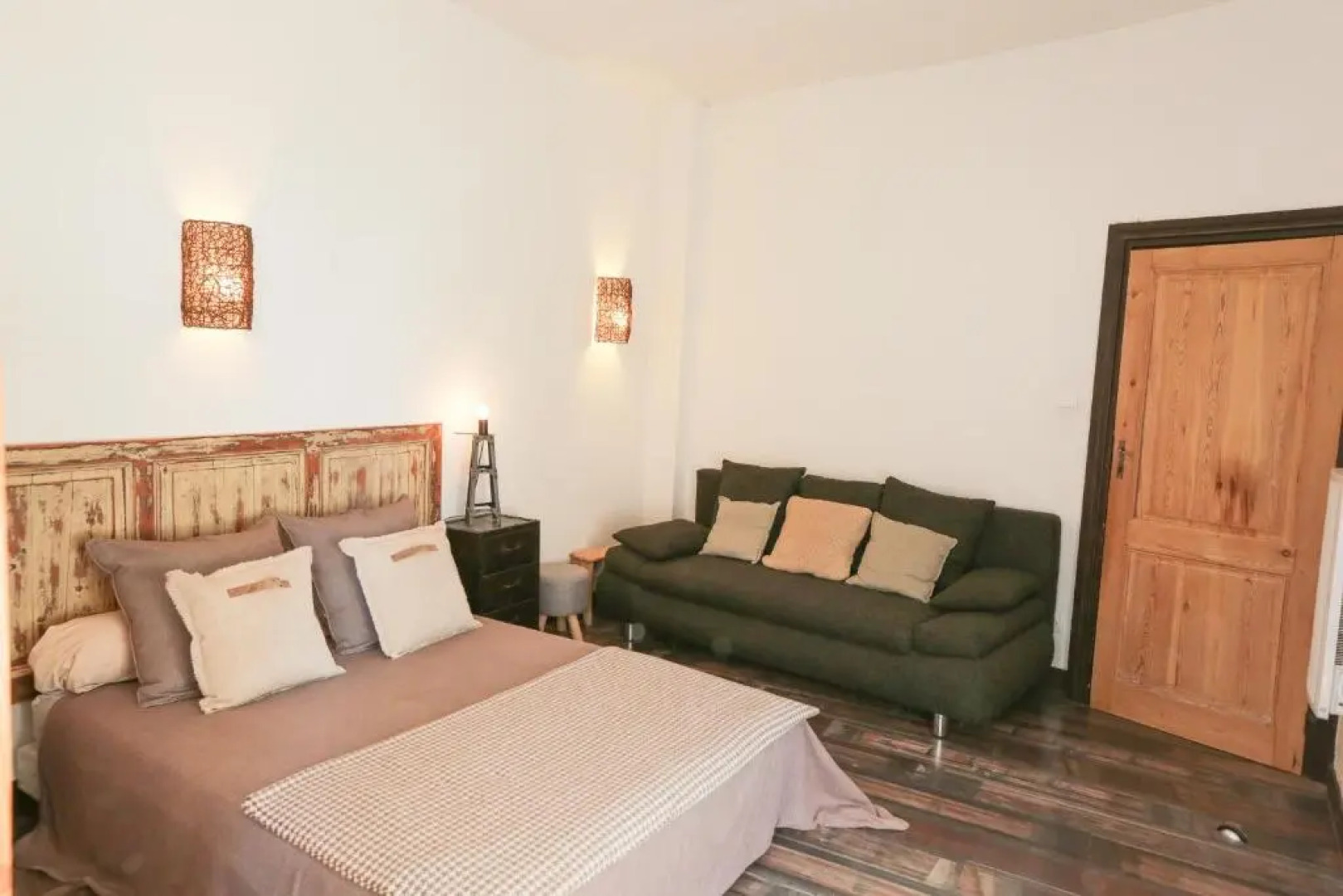 Maison atypique dans cité médiévale