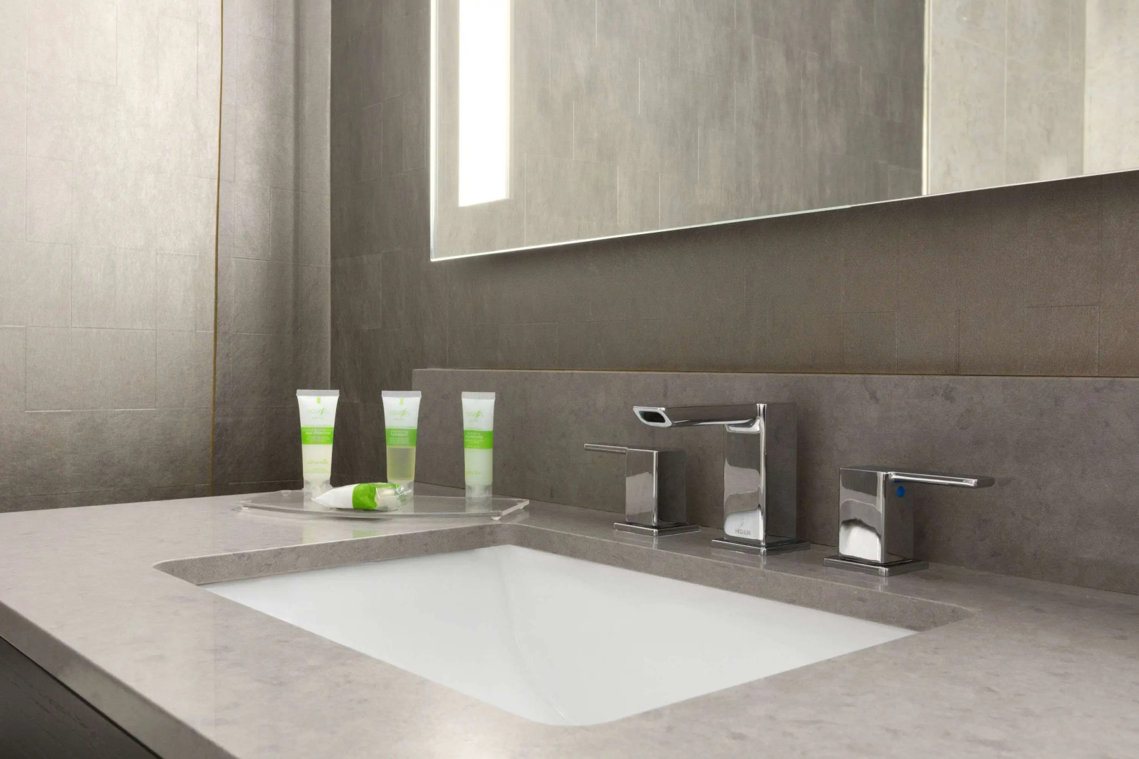 Travelodge by Wyndham Niagara Falls Fallsview