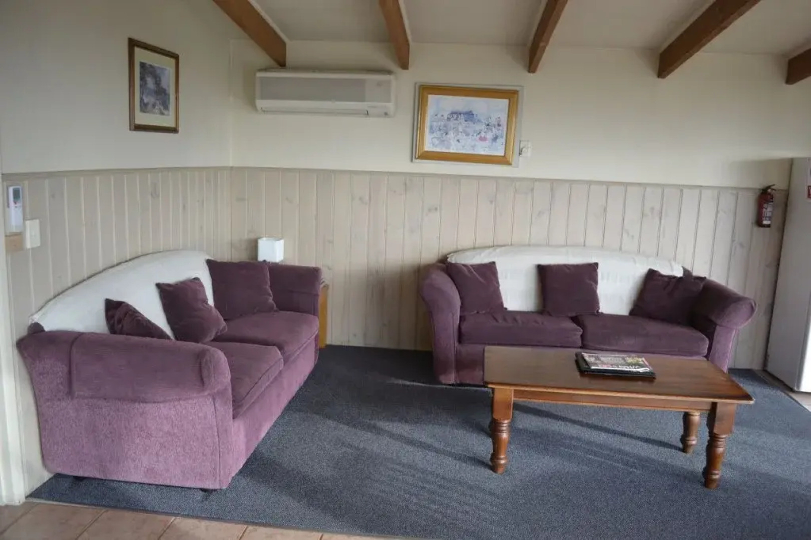Lorne Cottages Ocean Views - Log Fires & Spas