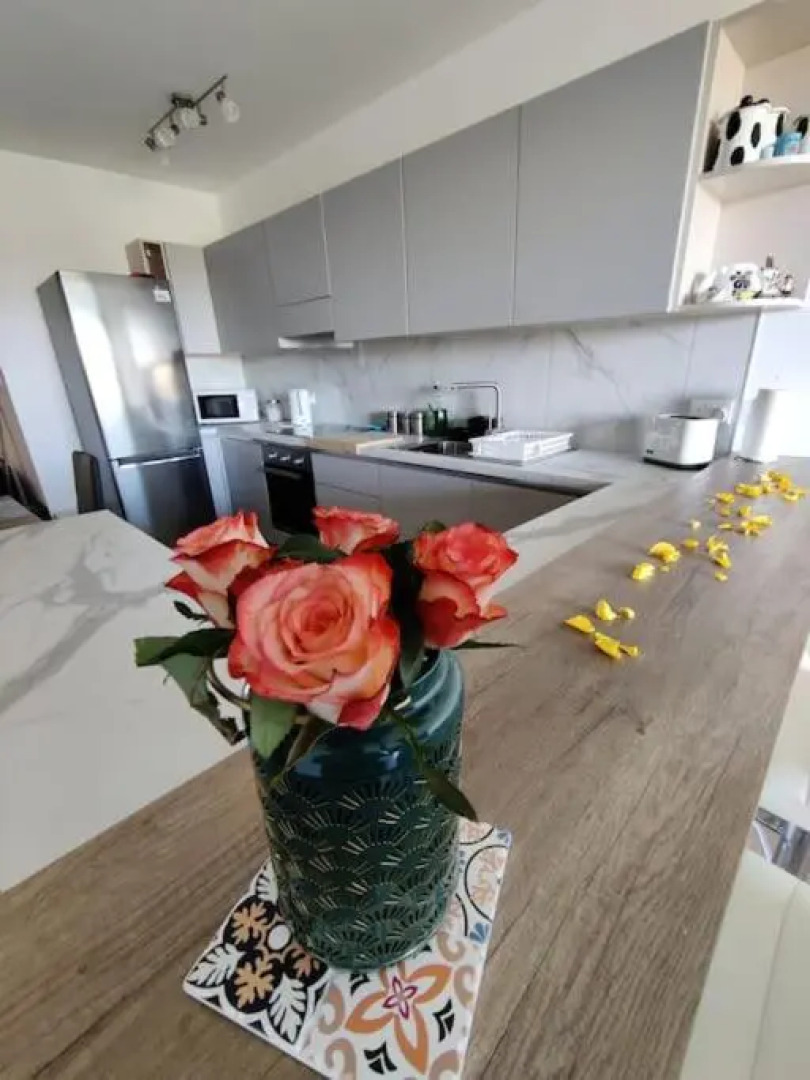 Luxurious 2 bedroom apartment with country view